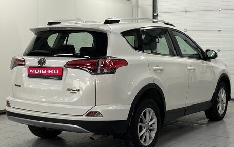 Toyota RAV4, 2017 год, 2 249 000 рублей, 4 фотография