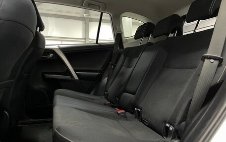 Toyota RAV4, 2017 год, 2 249 000 рублей, 21 фотография