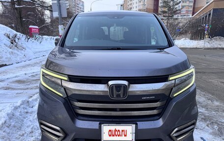 Honda Stepwgn IV, 2018 год, 2 400 000 рублей, 2 фотография