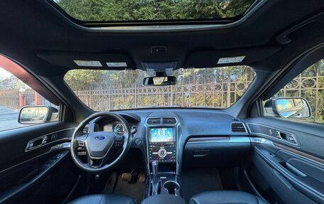 Ford Explorer VI, 2017 год, 2 760 000 рублей, 2 фотография