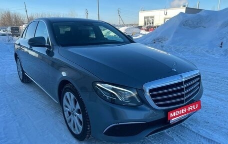 Mercedes-Benz E-Класс, 2019 год, 3 500 000 рублей, 3 фотография