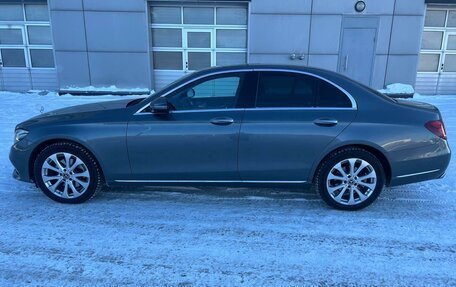 Mercedes-Benz E-Класс, 2019 год, 3 500 000 рублей, 8 фотография