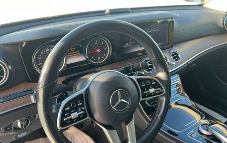 Mercedes-Benz E-Класс, 2019 год, 3 500 000 рублей, 14 фотография