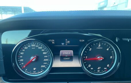 Mercedes-Benz E-Класс, 2019 год, 3 500 000 рублей, 15 фотография