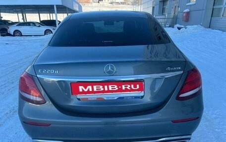 Mercedes-Benz E-Класс, 2019 год, 3 500 000 рублей, 6 фотография