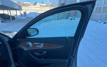 Mercedes-Benz E-Класс, 2019 год, 3 500 000 рублей, 20 фотография