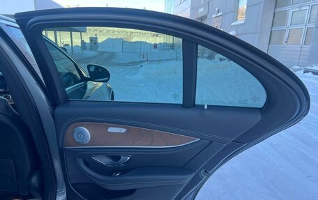 Mercedes-Benz E-Класс, 2019 год, 3 500 000 рублей, 19 фотография