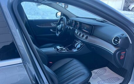 Mercedes-Benz E-Класс, 2019 год, 3 500 000 рублей, 21 фотография