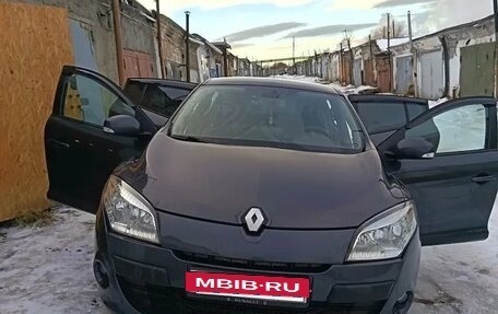 Renault Megane III, 2011 год, 750 000 рублей, 2 фотография