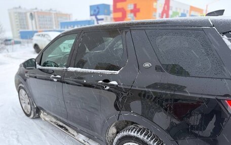 Land Rover Discovery Sport I рестайлинг, 2017 год, 2 300 000 рублей, 3 фотография