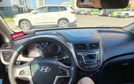 Hyundai Solaris II рестайлинг, 2015 год, 1 150 000 рублей, 4 фотография