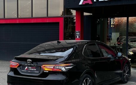 Toyota Camry, 2021 год, 2 700 000 рублей, 6 фотография