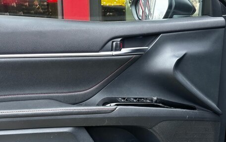 Toyota Camry, 2021 год, 2 700 000 рублей, 8 фотография