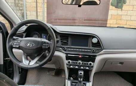 Hyundai Elantra VI рестайлинг, 2019 год, 1 360 000 рублей, 5 фотография