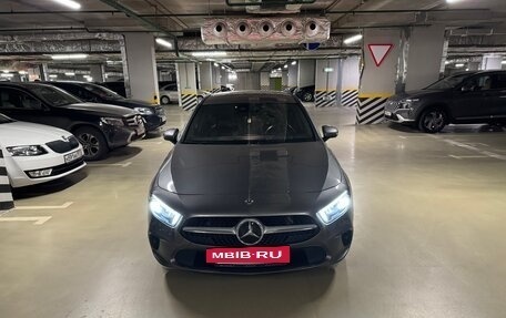 Mercedes-Benz A-Класс, 2018 год, 3 000 000 рублей, 3 фотография
