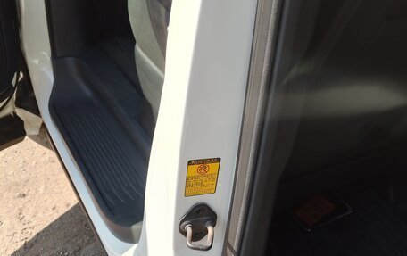 Toyota Vellfire I, 2013 год, 2 500 000 рублей, 8 фотография
