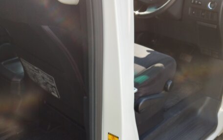 Toyota Vellfire I, 2013 год, 2 500 000 рублей, 28 фотография