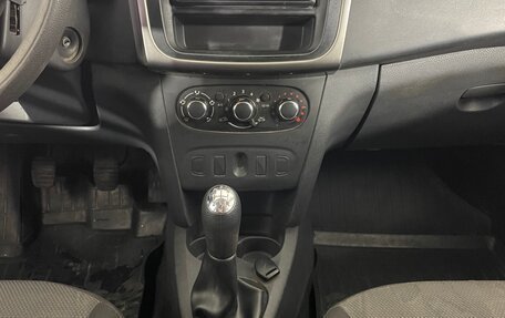 Renault Logan II, 2017 год, 480 000 рублей, 13 фотография