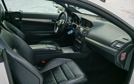 Mercedes-Benz E-Класс, 2015 год, 2 279 000 рублей, 10 фотография