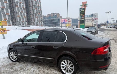 Skoda Superb III рестайлинг, 2013 год, 800 000 рублей, 3 фотография