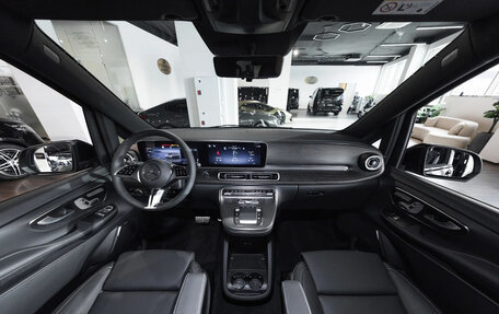 Mercedes-Benz V-Класс, 2025 год, 17 350 000 рублей, 14 фотография