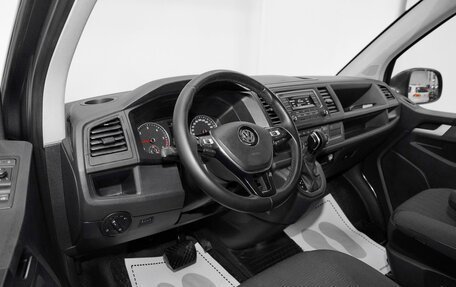 Volkswagen Caravelle T6 рестайлинг, 2019 год, 3 399 000 рублей, 6 фотография