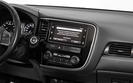 Mitsubishi Outlander III рестайлинг 3, 2017 год, 1 699 000 рублей, 8 фотография