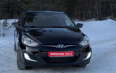 Hyundai Solaris II рестайлинг, 2012 год, 637 000 рублей, 1 фотография