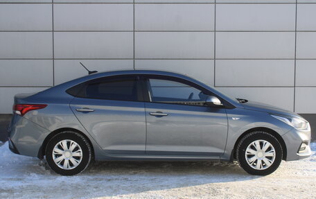 Hyundai Solaris II рестайлинг, 2017 год, 996 000 рублей, 4 фотография