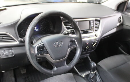 Hyundai Solaris II рестайлинг, 2017 год, 996 000 рублей, 10 фотография