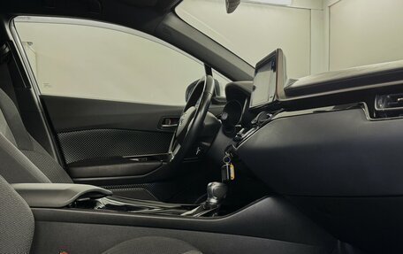 Toyota C-HR I рестайлинг, 2018 год, 2 599 000 рублей, 12 фотография