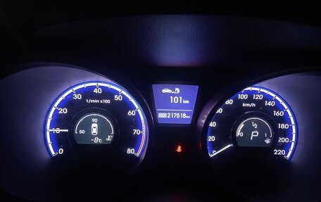 Hyundai ix35 I рестайлинг, 2010 год, 900 000 рублей, 13 фотография