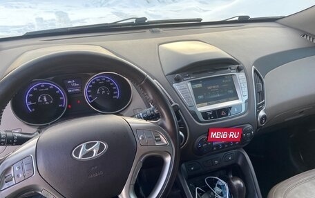 Hyundai ix35 I рестайлинг, 2010 год, 900 000 рублей, 10 фотография