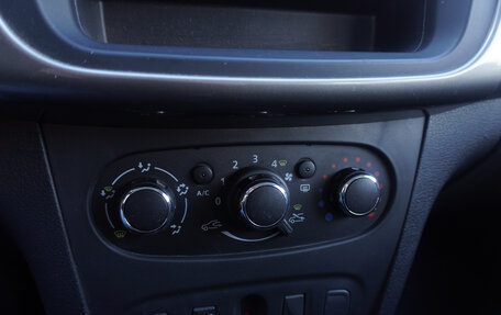 Renault Sandero II рестайлинг, 2018 год, 1 036 000 рублей, 15 фотография