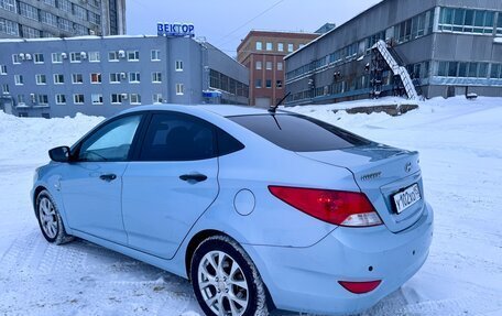 Hyundai Solaris II рестайлинг, 2012 год, 850 000 рублей, 5 фотография