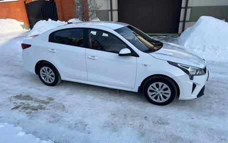 KIA Rio IV, 2021 год, 1 590 000 рублей, 8 фотография