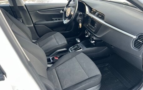 KIA Rio IV, 2021 год, 1 590 000 рублей, 13 фотография