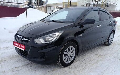 Hyundai Solaris II рестайлинг, 2011 год, 570 000 рублей, 1 фотография