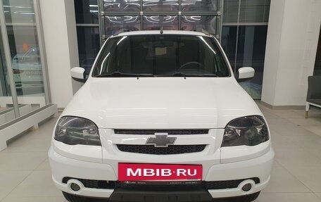 Chevrolet Niva I рестайлинг, 2018 год, 793 000 рублей, 2 фотография