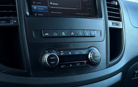 Mercedes-Benz Vito, 2017 год, 4 942 800 рублей, 19 фотография