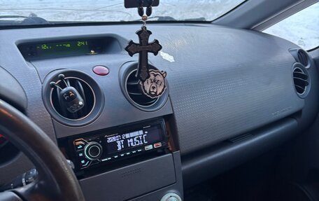 Mitsubishi Colt VI рестайлинг, 2004 год, 200 000 рублей, 2 фотография