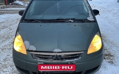 Mitsubishi Colt VI рестайлинг, 2004 год, 200 000 рублей, 8 фотография