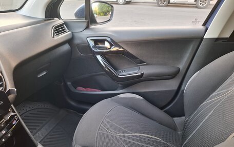 Peugeot 208 II, 2013 год, 600 000 рублей, 6 фотография