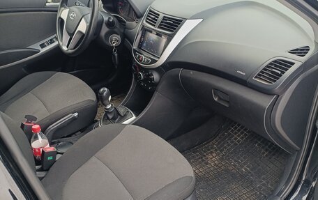 Hyundai Solaris II рестайлинг, 2011 год, 570 000 рублей, 2 фотография