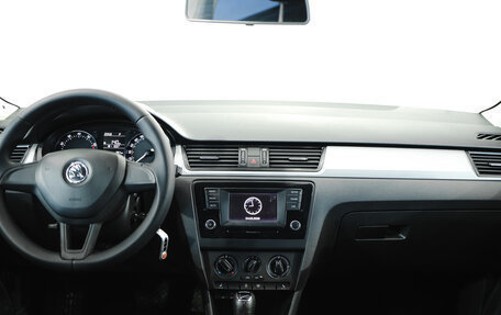 Skoda Rapid I, 2017 год, 1 330 000 рублей, 5 фотография