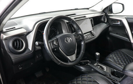 Toyota RAV4, 2018 год, 3 000 000 рублей, 9 фотография