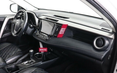 Toyota RAV4, 2018 год, 3 000 000 рублей, 10 фотография