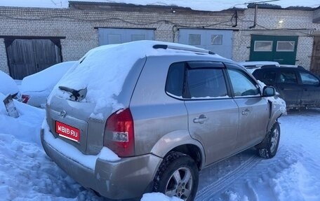 Hyundai Tucson III, 2006 год, 265 000 рублей, 1 фотография