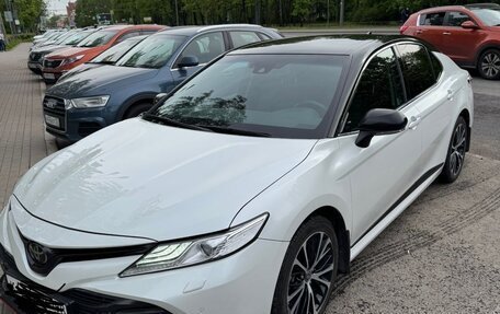 Toyota Camry, 2021 год, 2 200 000 рублей, 5 фотография