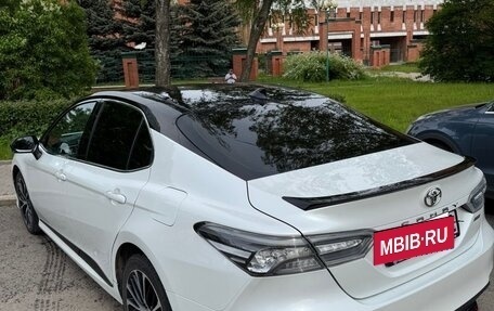 Toyota Camry, 2021 год, 2 200 000 рублей, 3 фотография